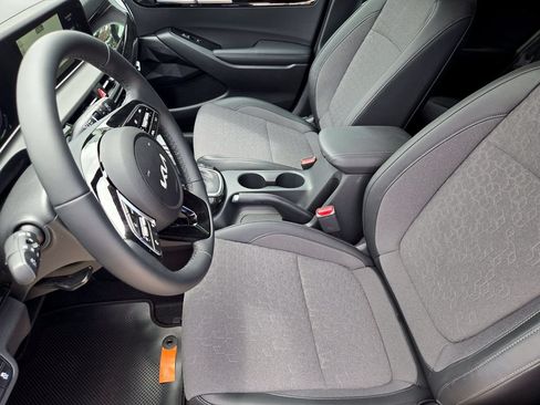 New 2026 Kia Seltos S FWD image 10