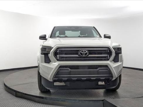 Used 2024 Toyota Tacoma SR RWD image 12