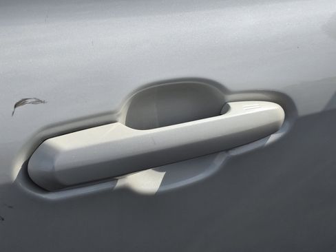 Certified 2021 Toyota Highlander XLE AWD/4WD image 19