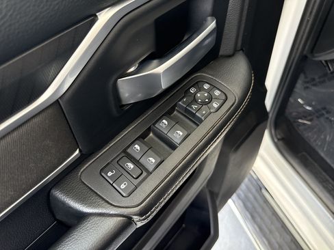 Used 2025 RAM 2500 Big Horn AWD/4WD image 14
