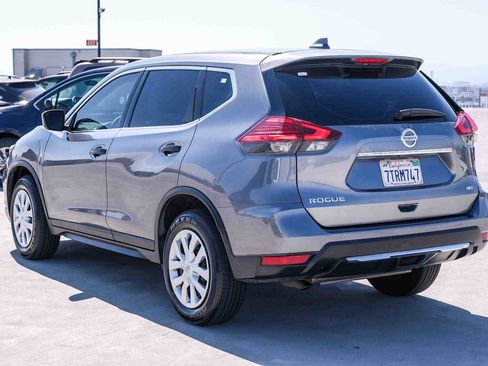 Used 2017 Nissan Rogue S AWD/4WD image 6