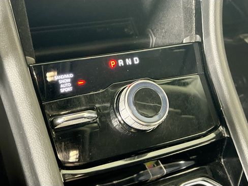 Used 2022 Jeep Grand Cherokee Limited image 17