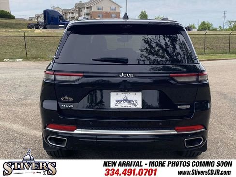 Used 2023 Jeep Grand Cherokee Summit AWD/4WD image 7