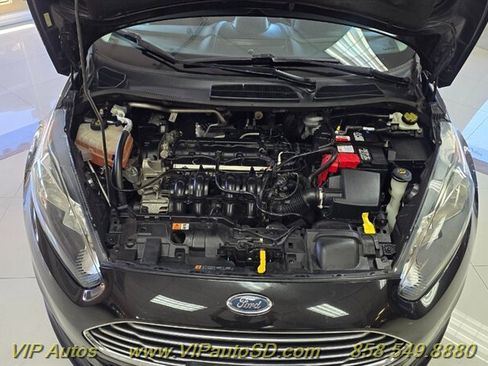 Used 2018 Ford Focus SE image 9