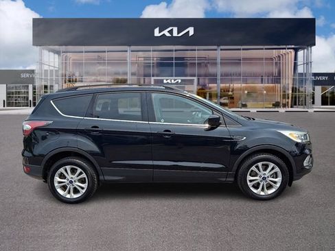 Used 2017 Ford Escape SE w/ Equipment Group 201A AWD/4WD image 7