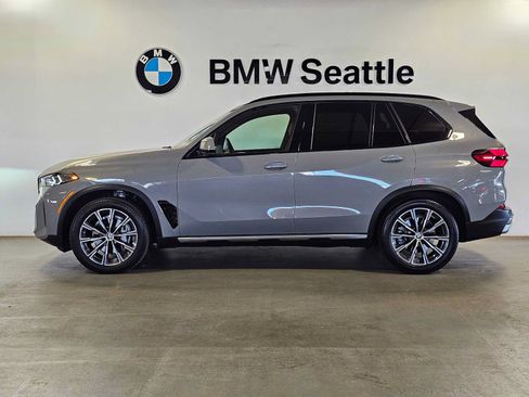 Used 2025 BMW X5 xDrive40i w/ Parking Assistance Package AWD/4WD image 3
