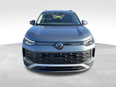 New 2026 Volkswagen Tiguan SE image 3