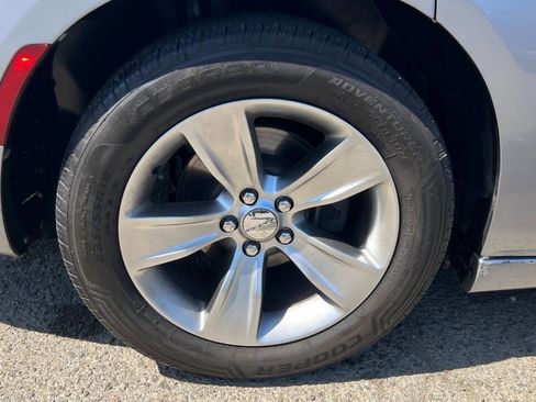 Used 2015 Dodge Charger SXT RWD image 34