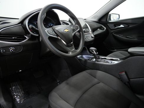 Used 2025 Chevrolet Malibu LT FWD image 11