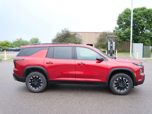 Used 2026 Chevrolet Traverse Z71 w/ Driver Confidence Package AWD/4WD image 8