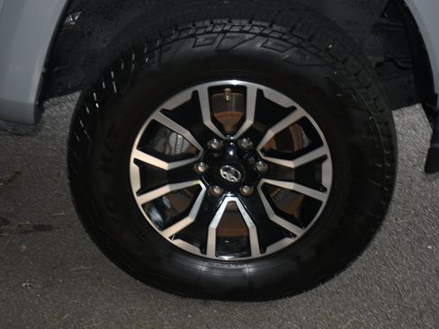 Used 2020 Toyota Tacoma TRD Sport AWD/4WD image 20