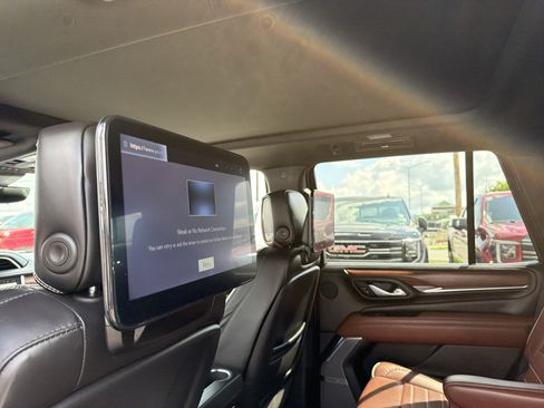 Used 2024 GMC Yukon Denali Ultimate AWD/4WD image 13
