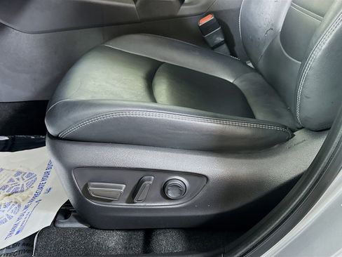 Used 2022 Toyota RAV4 XLE Premium image 18