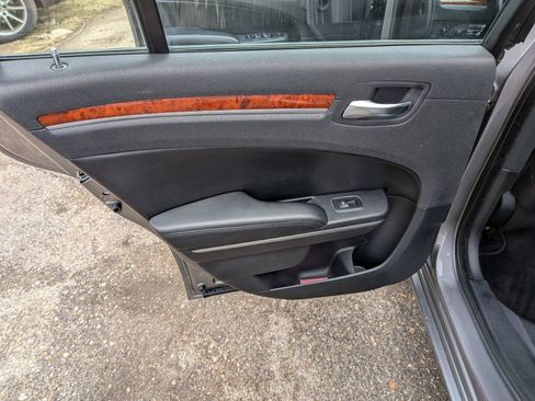 Used 2012 Chrysler 300 Limited RWD image 22