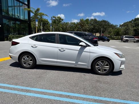 Used 2019 Hyundai Elantra SEL FWD image 4