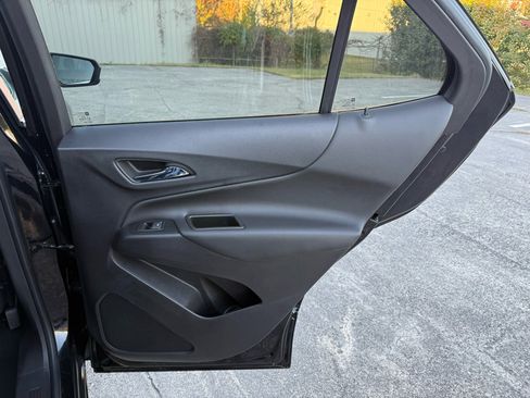 Used 2023 Chevrolet Equinox LT image 33