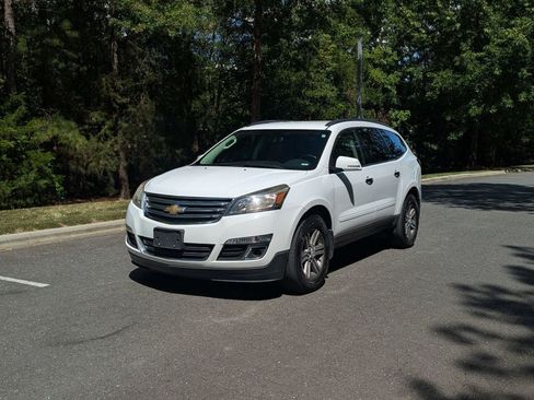 Used 2017 Chevrolet Traverse LT AWD/4WD image 1