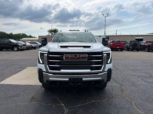 Used 2025 GMC Sierra 3500 SLE w/ SLE Value Package AWD/4WD image 3