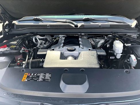 Used 2017 Cadillac Escalade Premium Luxury w/ LPO, Radiant Package image 29