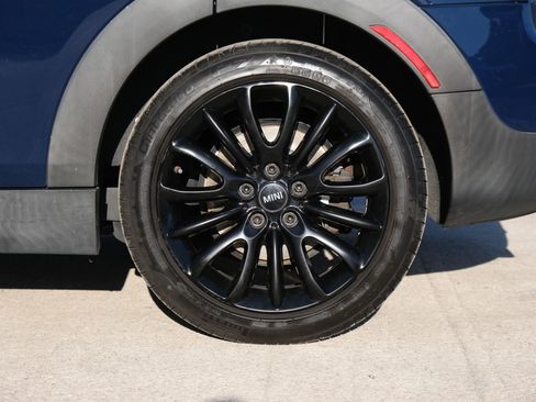 Used 2017 MINI Cooper Clubman FWD image 11