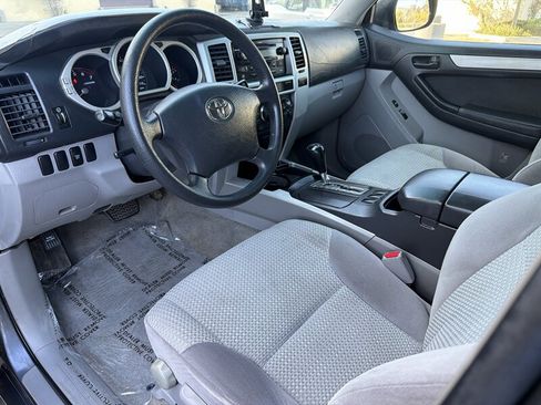 Used 2004 Toyota 4Runner SR5 RWD image 10