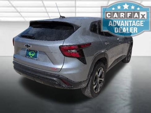 Used 2024 Chevrolet Trax RS FWD image 28