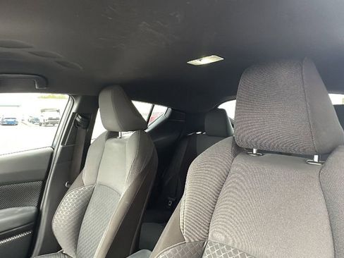 Used 2022 Toyota C-HR XLE image 13