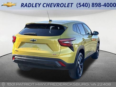 Certified 2024 Chevrolet Trax RS w/ Sunroof Package image 5