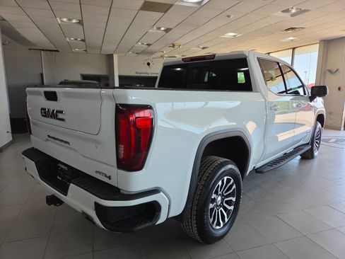 Used 2022 GMC Sierra 1500 AT4 w/ AT4 Premium Package AWD/4WD image 8