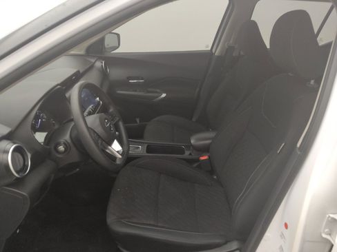 Used 2021 Nissan Kicks SV FWD image 17