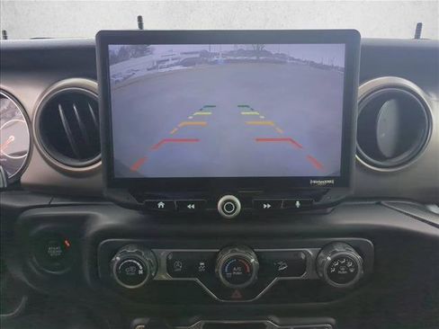 Used 2018 Jeep Wrangler Unlimited Sport image 18