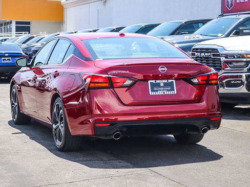 Used 2024 Nissan Altima 2.5 SR FWD image 6