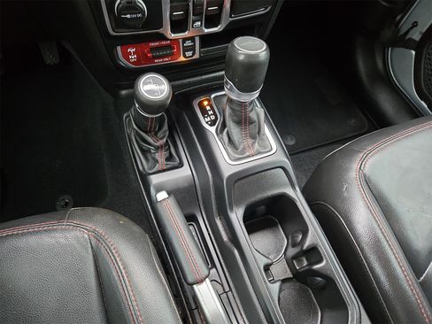 Used 2022 Jeep Gladiator Rubicon w/ LED Lighting Group image 22