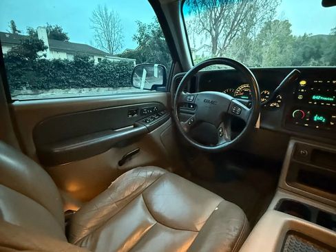 Used 2003 GMC Yukon SLT w/ 1SD Preferred Equipment Group image 23