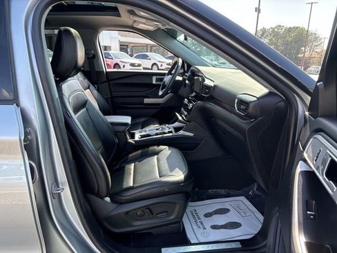 Certified 2022 Ford Explorer Limited w/ Equipment Group 301A image 21