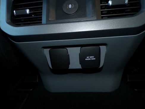 Used 2024 Ford F250 XLT w/ FX4 Off-Road Package image 12