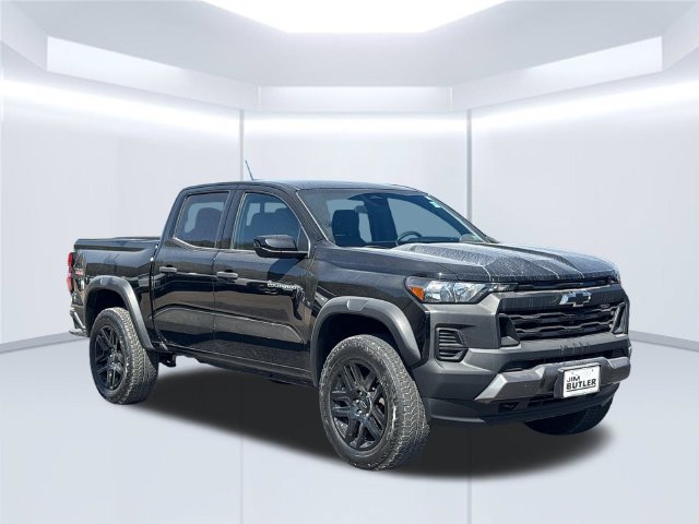Used 2023 Chevrolet Colorado Trail Boss w/ Technology Package AWD/4WD image 12