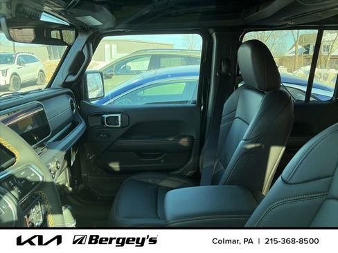 Used 2024 Jeep Wrangler Sahara w/ Technology Group image 5