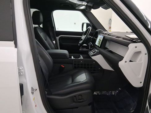 Used 2022 Land Rover Defender 110 X-Dynamic SE image 34