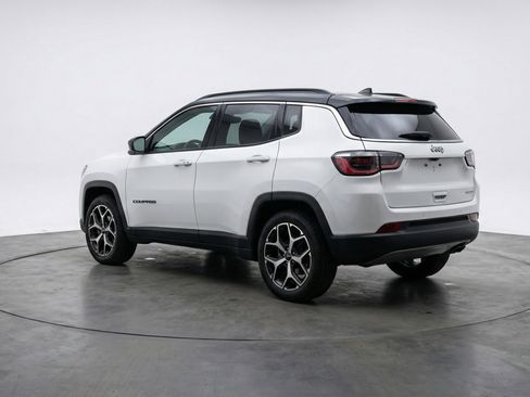 Used 2025 Jeep Compass Limited image 6