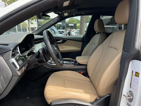 Used 2022 Audi Q8 Premium Plus AWD/4WD image 16