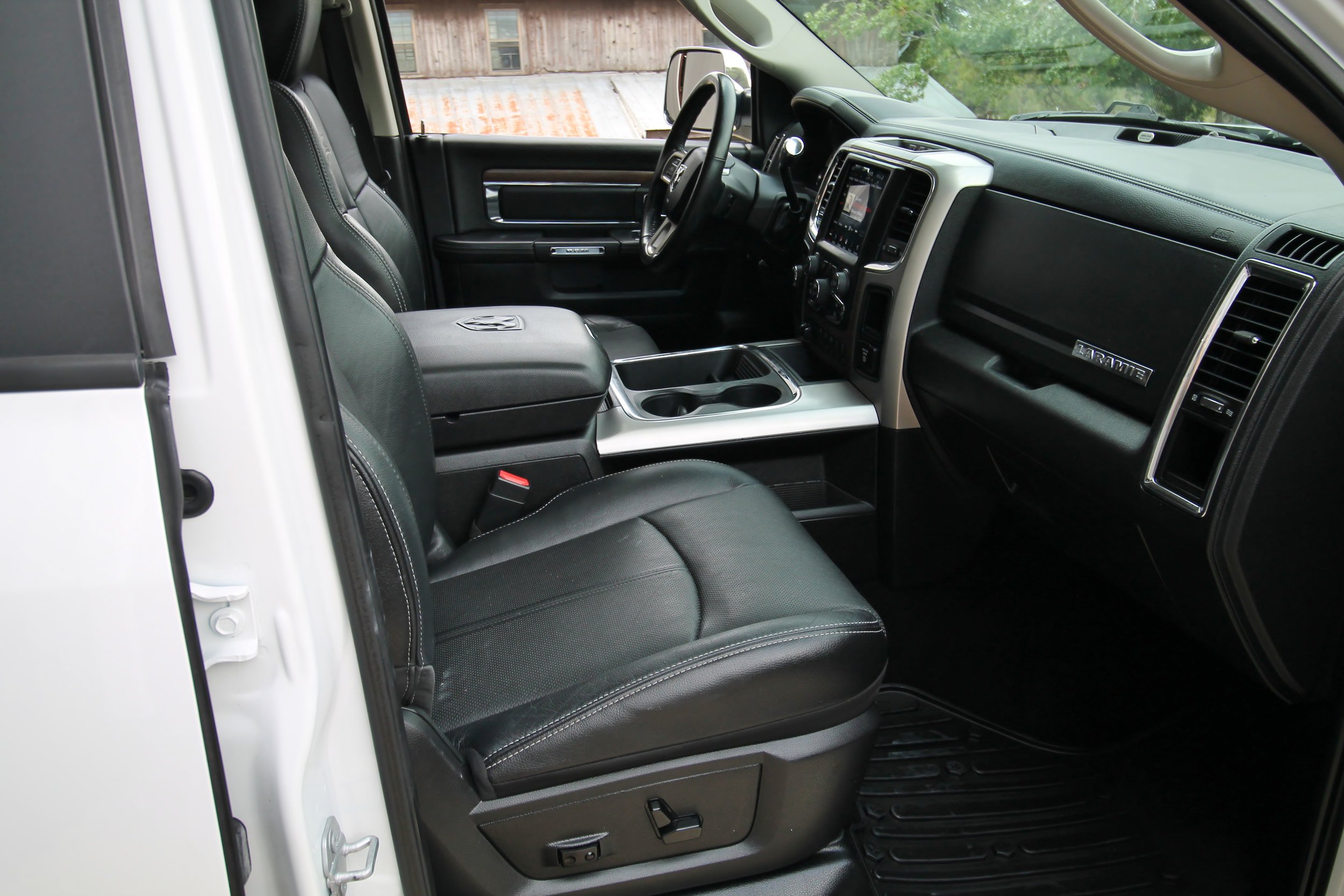 Used 2018 RAM 3500 Laramie AWD/4WD image 39