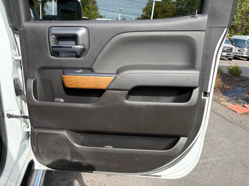 Used 2019 Chevrolet Silverado 2500 LTZ w/ Duramax Plus Package image 46