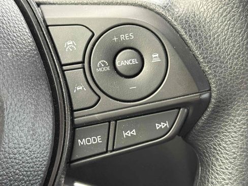 Used 2025 Toyota Corolla LE FWD image 47