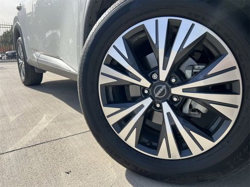 Certified 2023 Nissan Rogue SV image 6