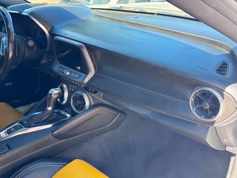 Used 2020 Chevrolet Camaro SS RWD image 5