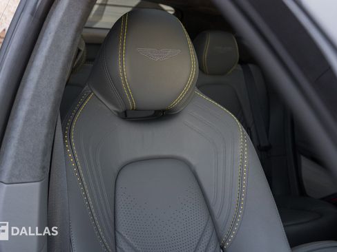 Used 2021 Aston Martin DBX image 40