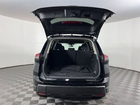 Used 2025 Nissan Rogue S image 44