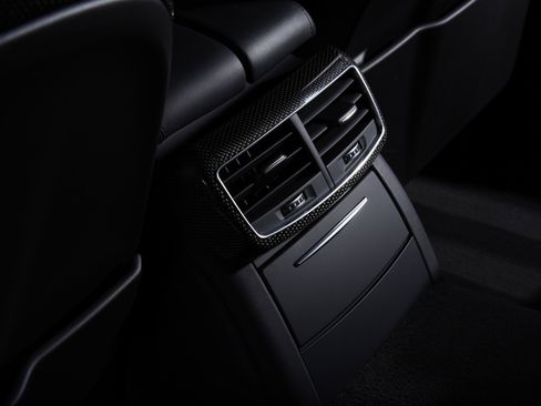 Used 2015 Audi S8 image 29