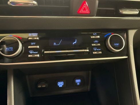 Used 2023 Hyundai Sonata Blue FWD image 14